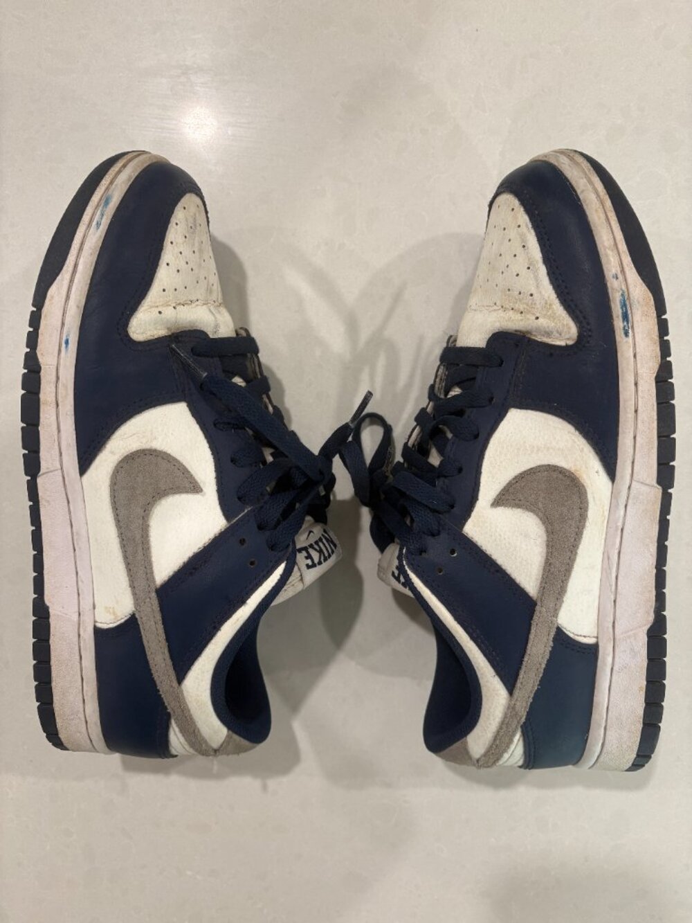 Nike Air Force – Navy & White – Men's Size 9 - Picture 5 of 8